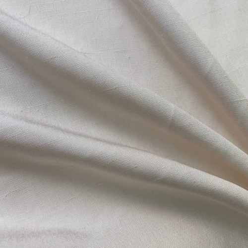 Струящиеся шелк шантунг крем-брюле фирмы Valentino размер отреза 100:150 см