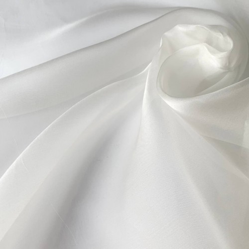 Шелк вуаль молочный/дымка фирмы Valentino размер отреза 100:140 см