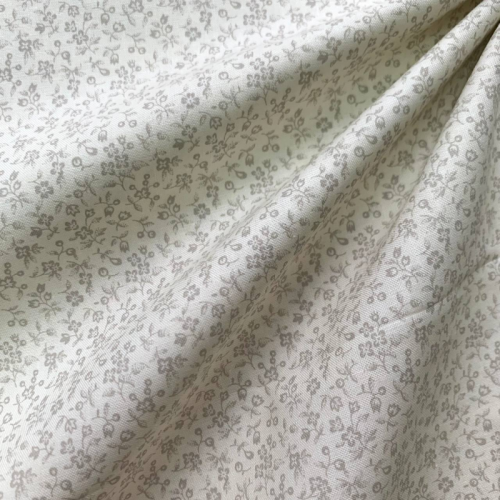 Хлопок принт цветы веточки Moda fabrics 10:110 см молочный/светло-серый
