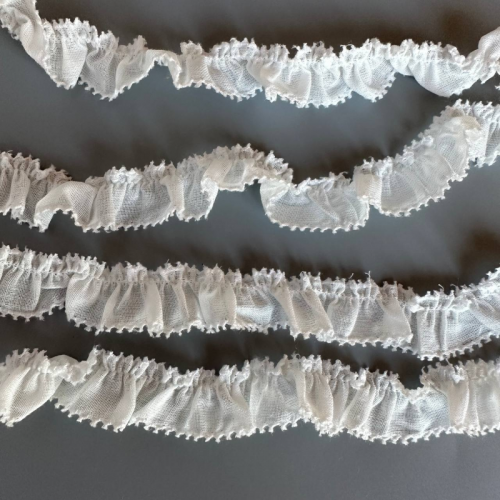 Хлопковая белая тесьма-рюш с зубчатым краем с двух сторон, белого цвета, ширина 15 мм, длина 1 метр
